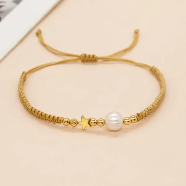 Armband med naturliga pärlor, guldpläterad