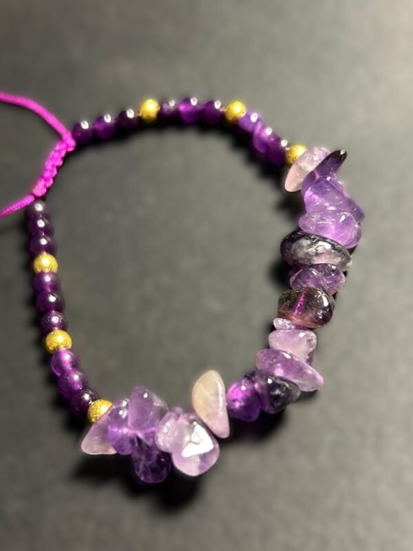 Armband i geometrisk stil med naturliga stenar - Bild 2