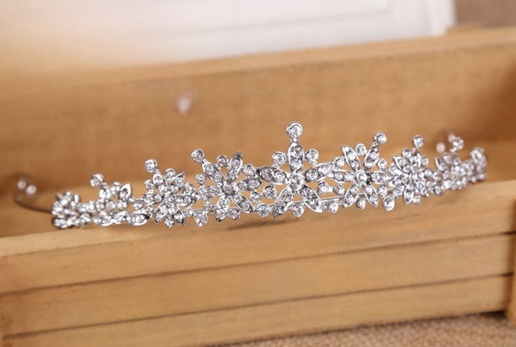 Minimalist Flower Hair Band with Rhinestones